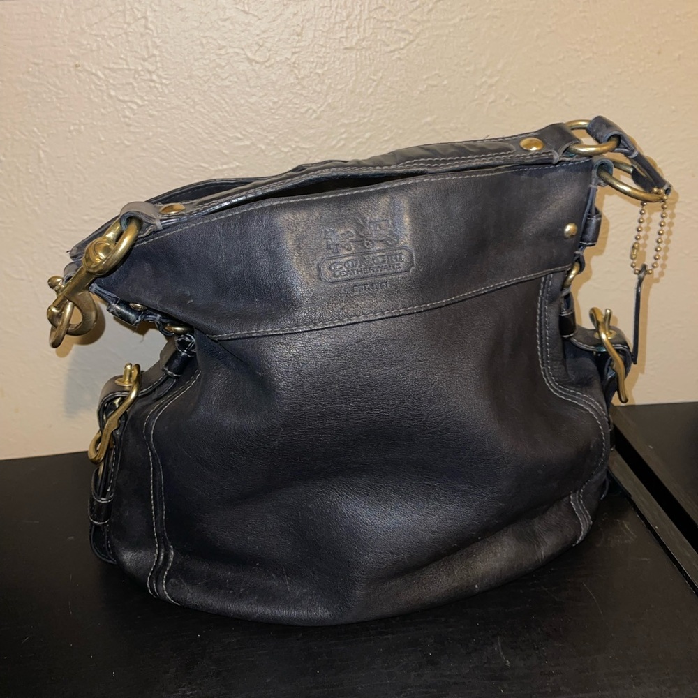 Coach Zoe Leather Shoulder Bag – Black